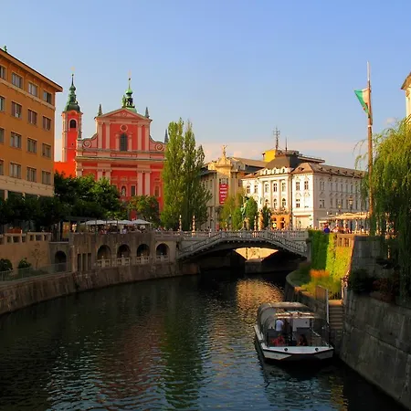 Riverbank Studio Apartma Ljubljana