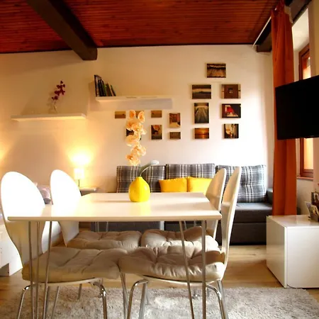 Riverbank Studio Liubliana