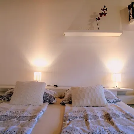 Riverbank Studio Apartma